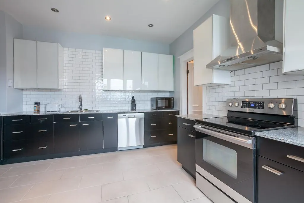 Lmvr-Spacious Apartments On Saint Laurent With Free Parking Montréal